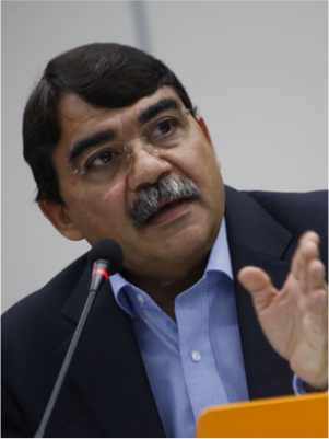 Alejandro Flores Nava